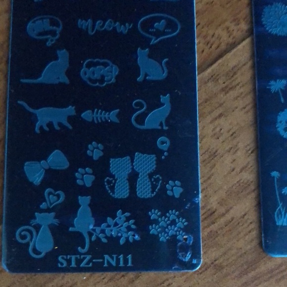 2 Nail Stamping Plates New-Cats, Paws,Fairies, Dandelions, Butterflies - Picture 2 of 5